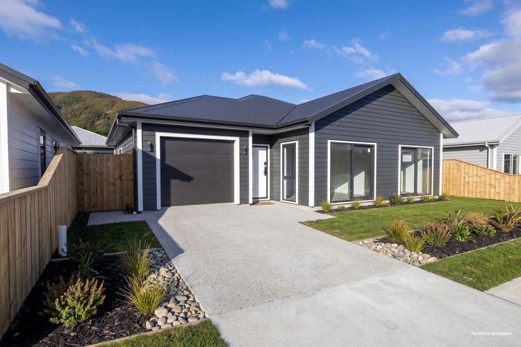 3-24 Te Ara o Wai Mārama Wainuiomata_0