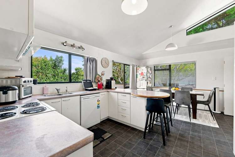 2/243 Main Highway Ellerslie_9