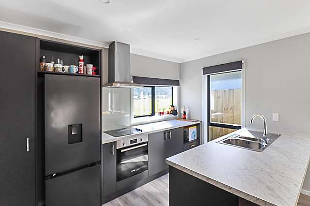 32 Harry Martin Lane Wainuiomata_1