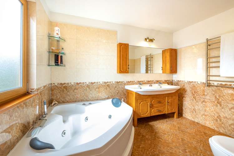 7 Craigieburn Lane Mount Pleasant_12