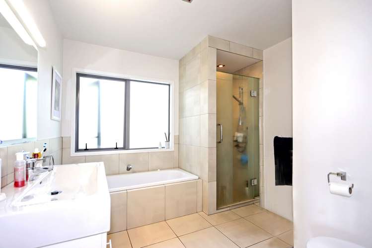 54 Hollister Lane Ohauiti_13