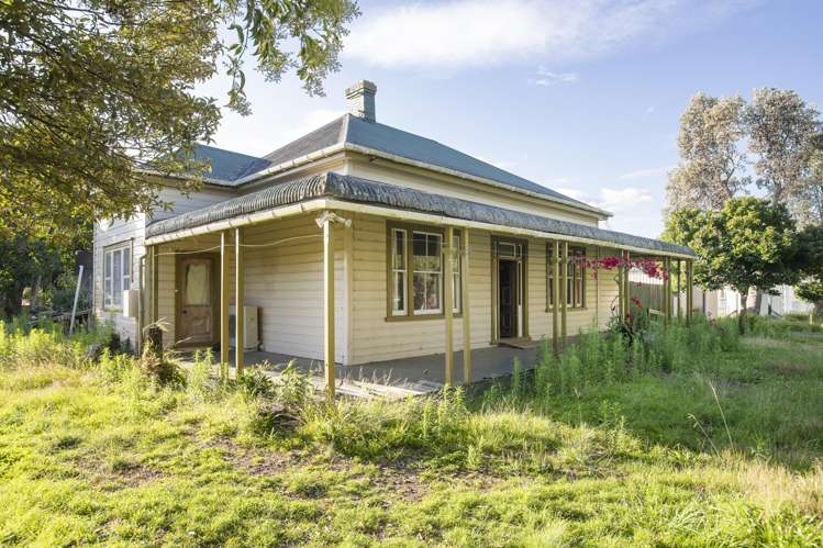 39 Cook Street Tolaga Bay_18