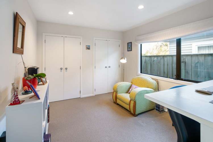 83a Apu Crescent Lyall Bay_12