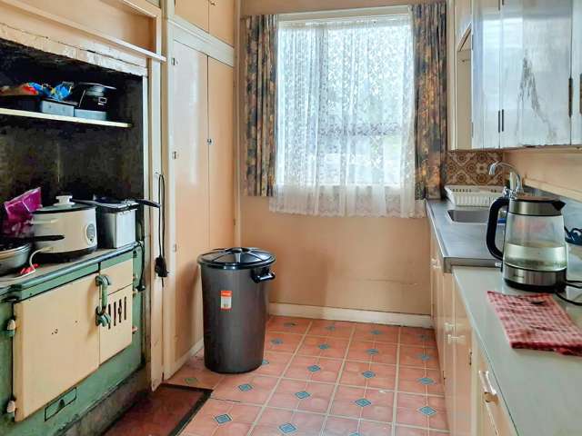 15 Sinclair Avenue Nightcaps_4