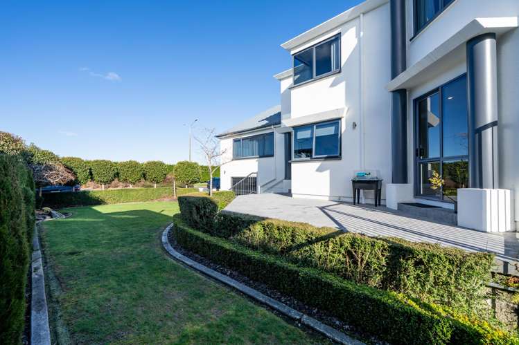 712 Queens Drive Waikiwi_29