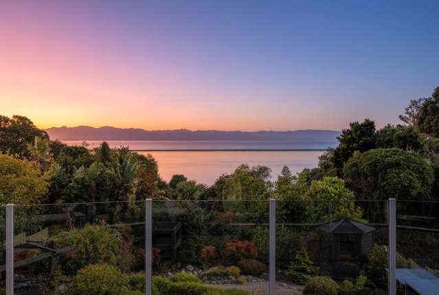 Sea Views and Flexible Family Living