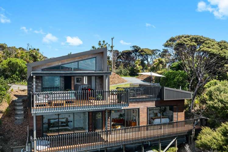 23 Log Race Road Piha_20