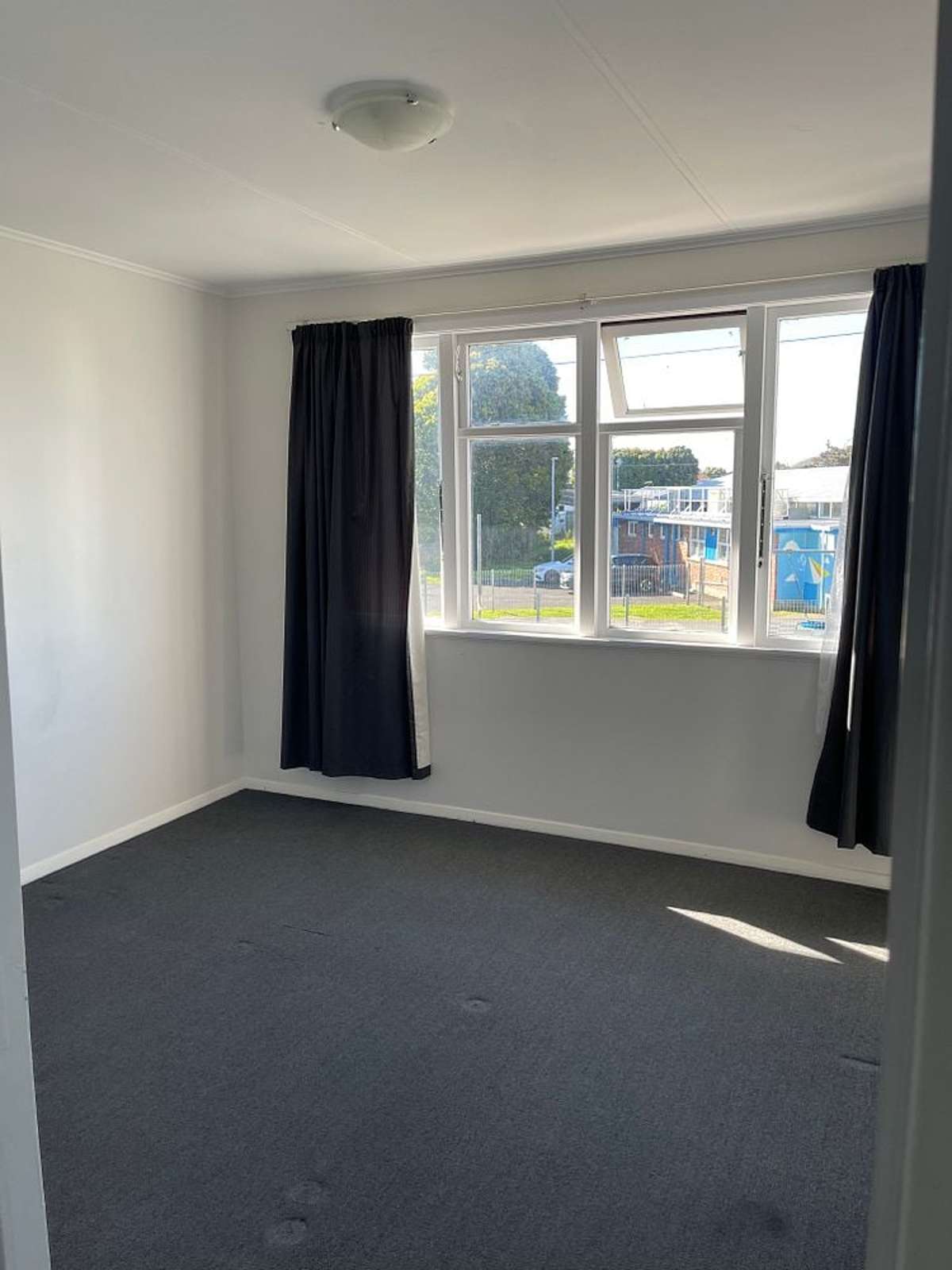 Available NOW 3BR Family Home (rent includes lawn) 5