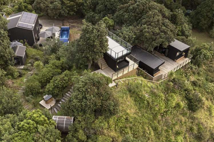 21 & 21a Beach Valley Road Piha_8