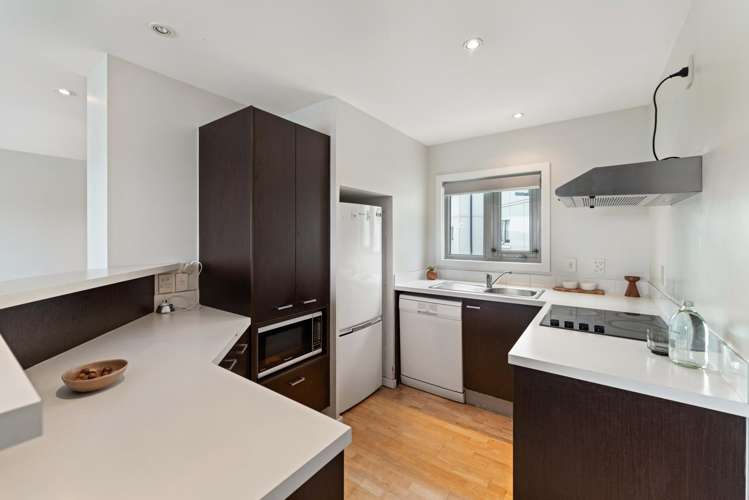 10/2 Western Springs Road_1