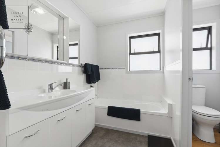 29 Youngs Road Papakura_10