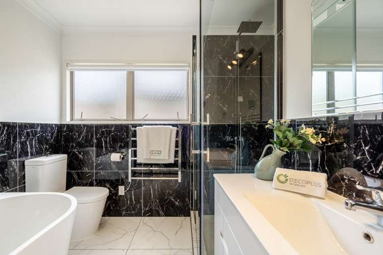 11 English Oak Drive Schnapper Rock_24