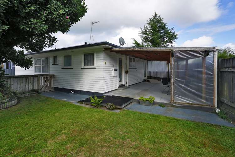 5 Manapouri Place Glenview_17