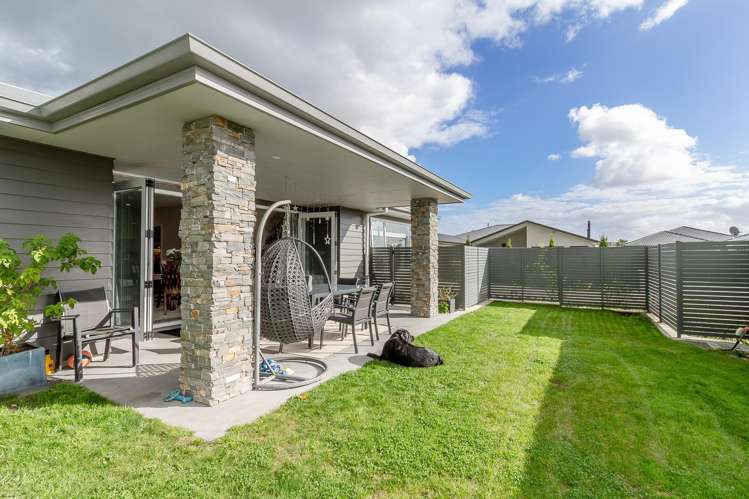 12 Young Place Taradale_15