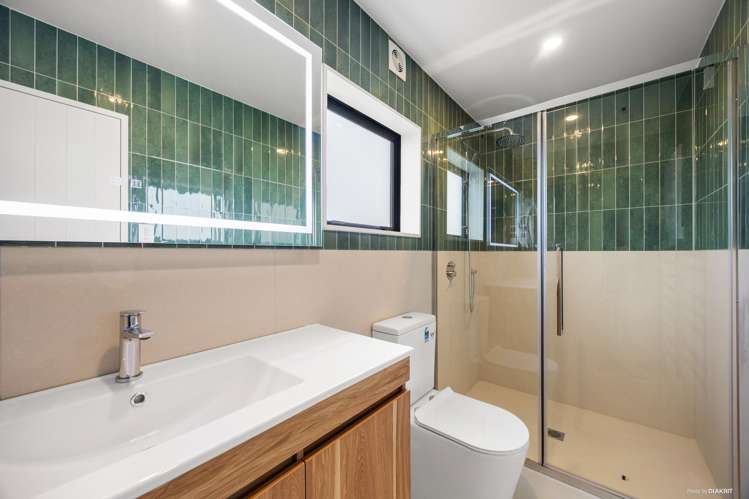 11A Rene Place Sunnyhills_15
