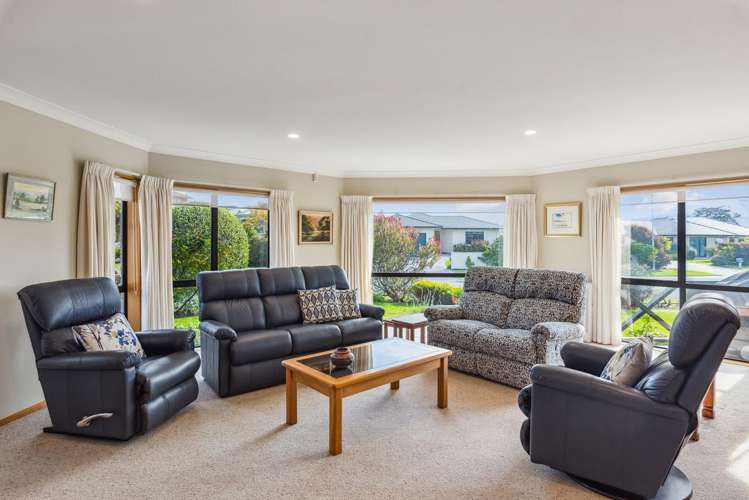 11 Barrett Drive Waikanae Beach_11