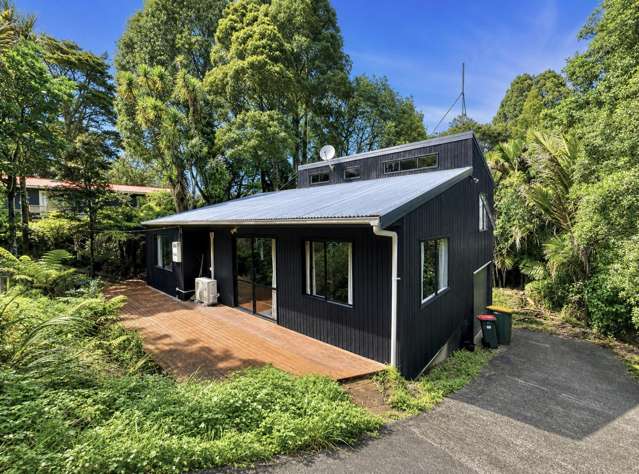 Peaceful Bush Retreat in Laingholm