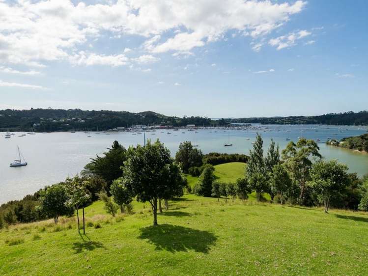 745c Waikino Road Russell Surrounds_3