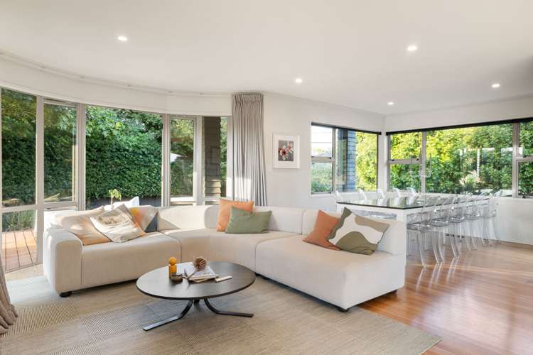 809 River Road Chartwell_17