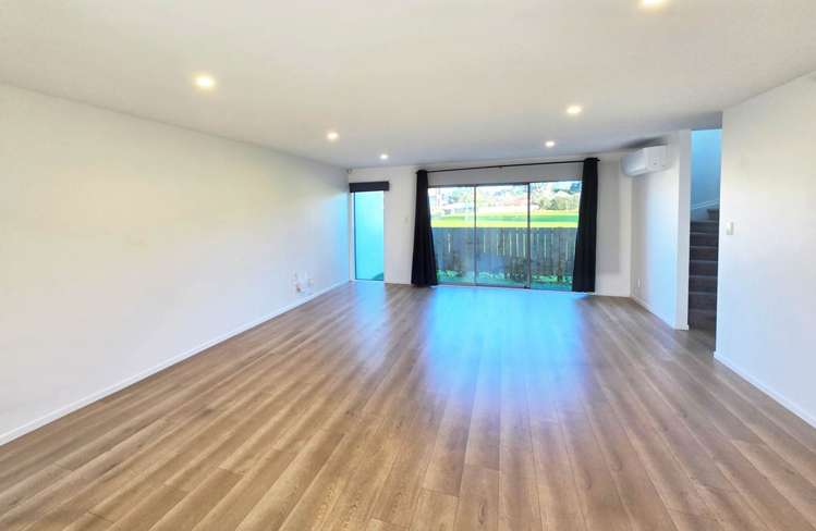 8D Taurima Avenue Pt England_6