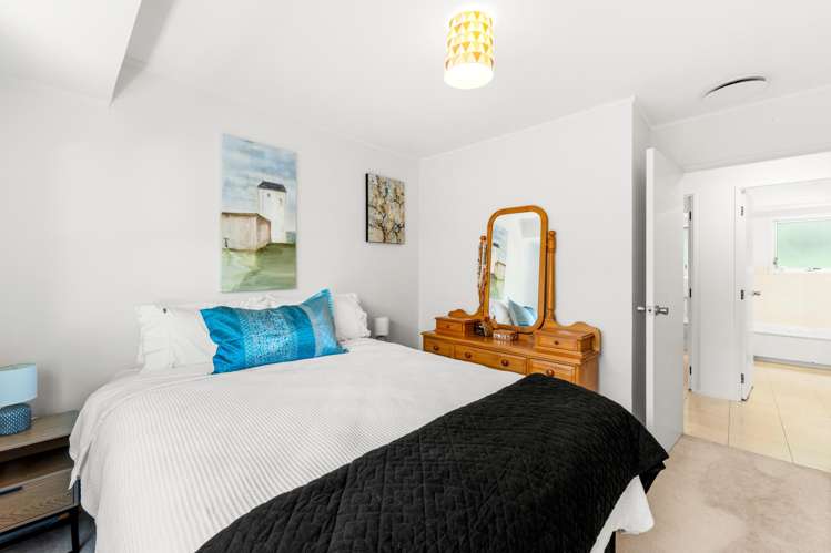 12B Rossmore Terrace Murrays Bay_13