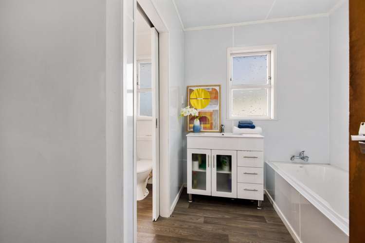 21 Bodi Place Te Atatu South_10