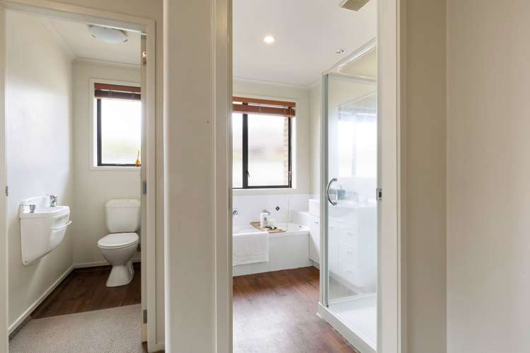 43 Parkside Drive Huntington_19