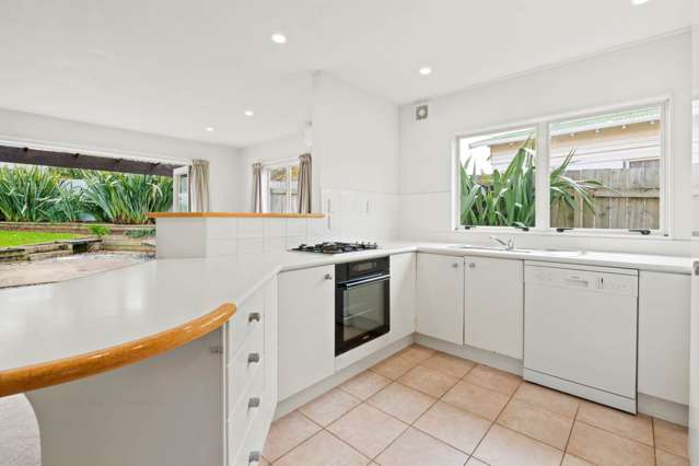 2/6 Nile Road Milford_4