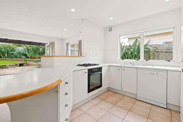 2/6 Nile Road Milford_4