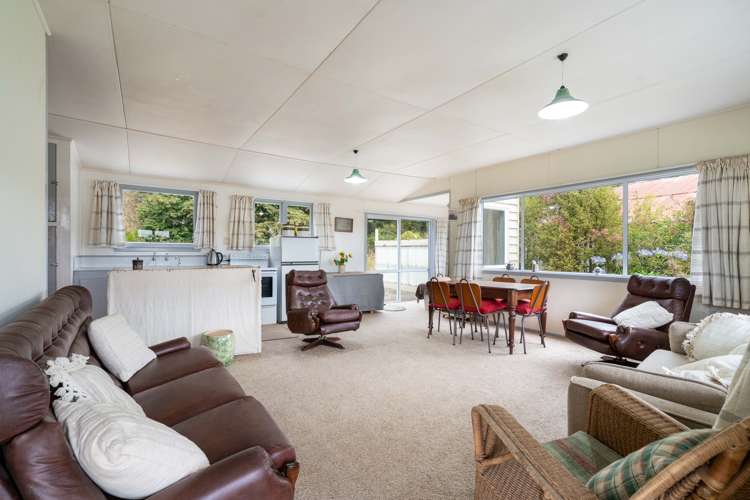 17 Riverside Road Taieri Mouth_3