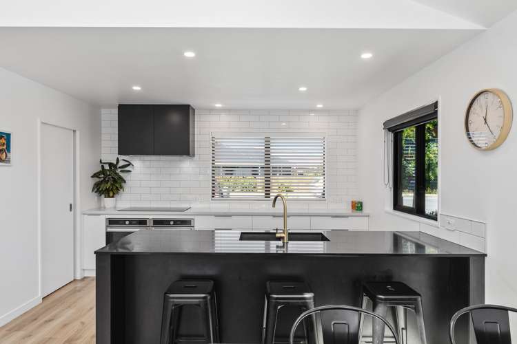 34 Spitfire Drive Burleigh_12