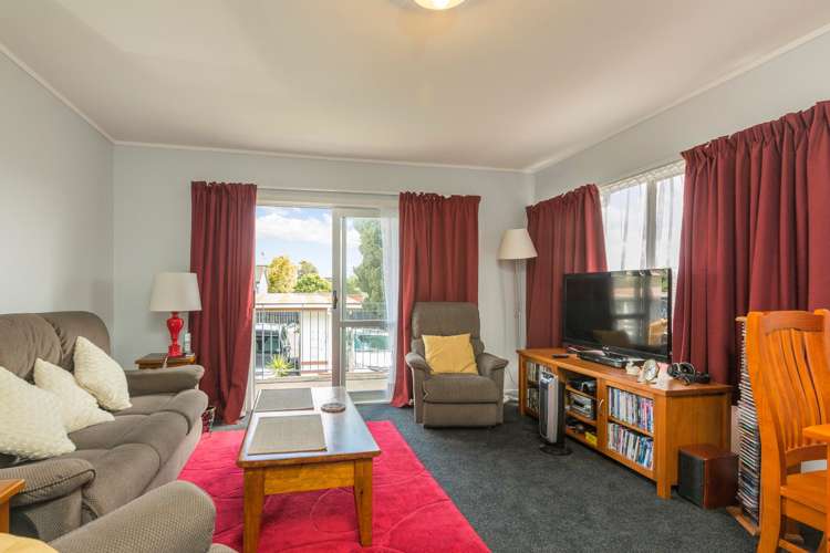 9 Alston Avenue Kelston_5