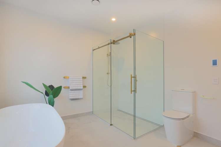 8 Maire Street Woburn_9