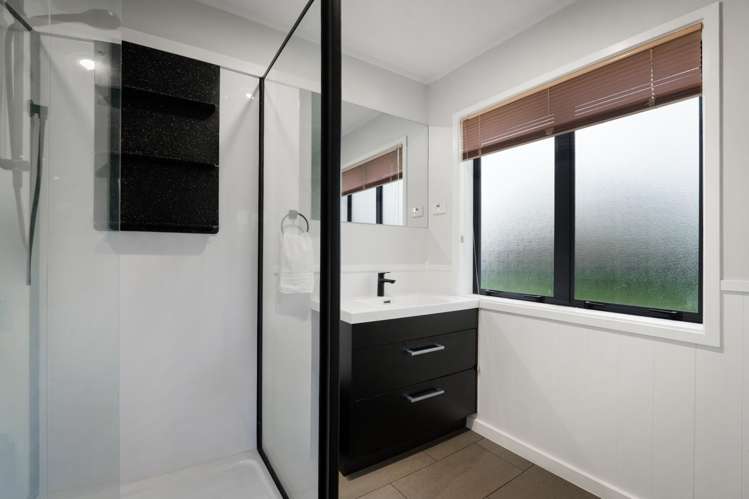39 Thames Road Paeroa_15