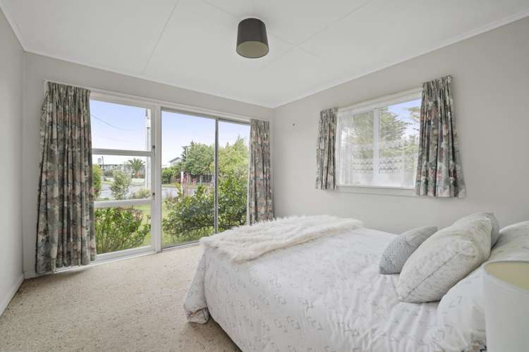 2 Holden Avenue Holdens Bay_8