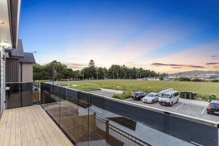 11 Bush View Place Flat Bush_18