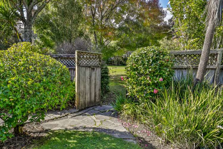 10 Woodfern Crescent Titirangi_28