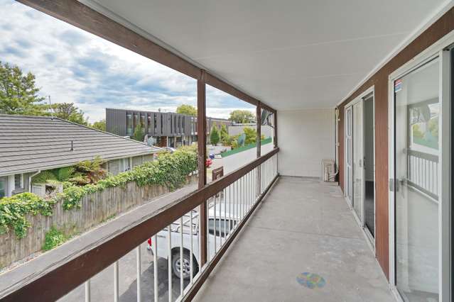 2/11 Winchester Street Merivale_4