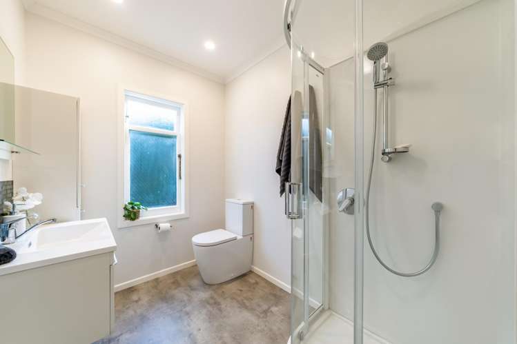 44 Gurney Road Kelson_17