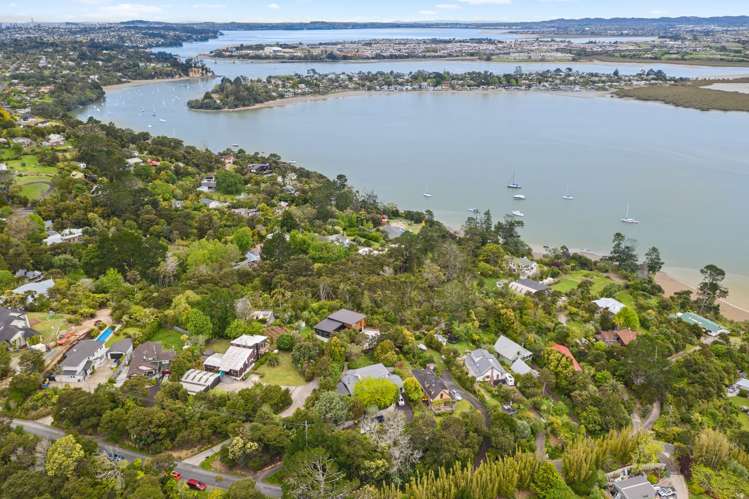 17 Chatham Avenue Paremoremo_35