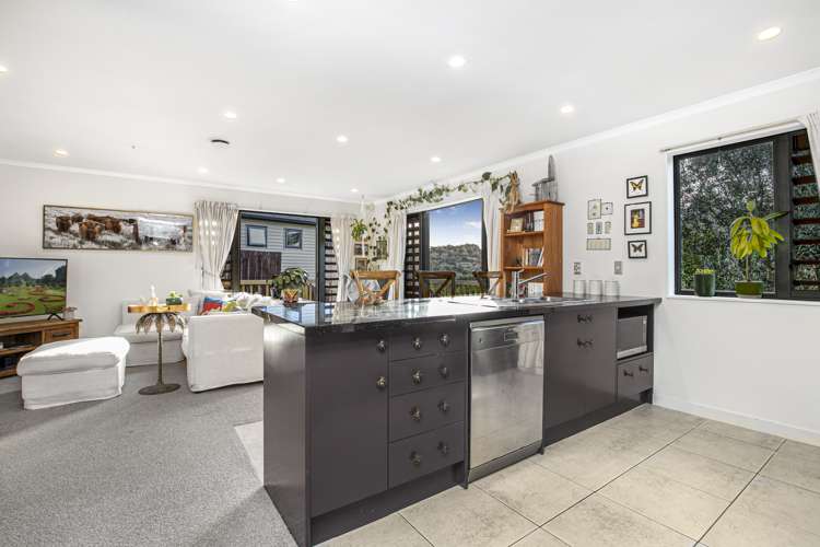 224 Alec Craig Way Gulf Harbour_10