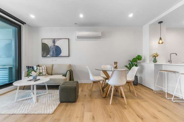 LAST ONE remaining - be quick!