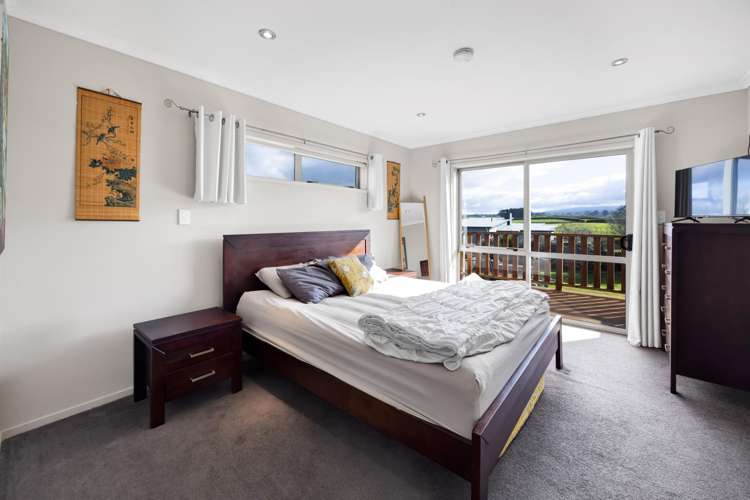 17 Elizabeth Grove Stratford_12