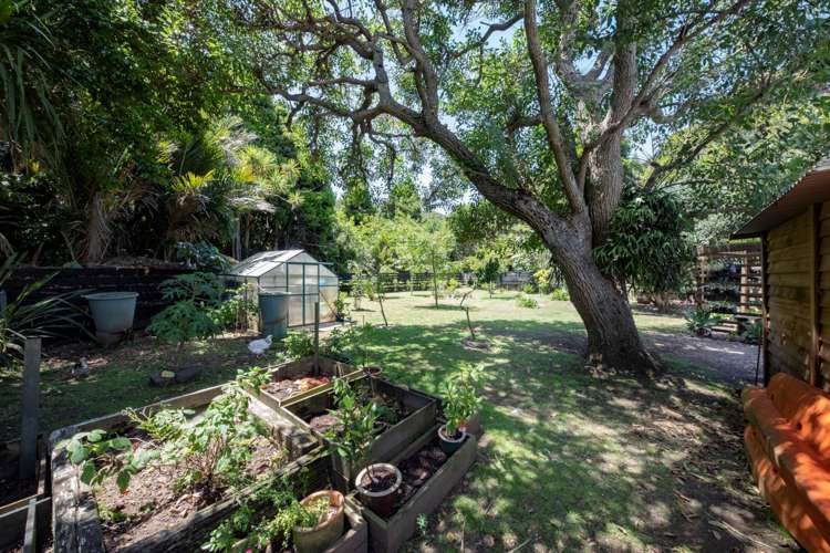 1214 Huia Road Huia_16