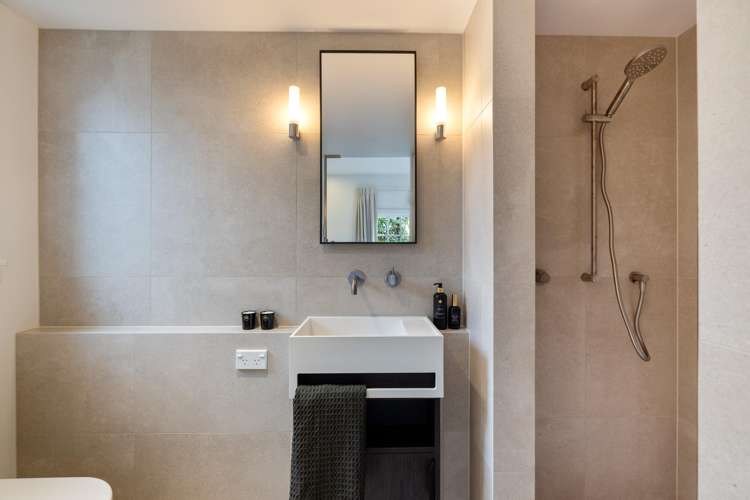 110 Office Road Merivale_15