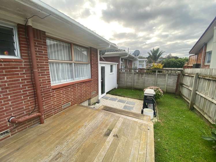 1/80 Moore Street Hillcrest_13