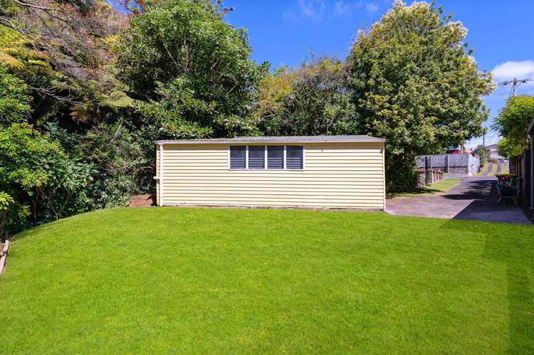 11 Merchant Avenue Te Atatu South_21