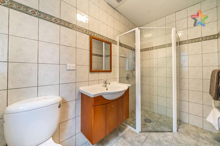 4 Gainsborough Grove Belmont_18