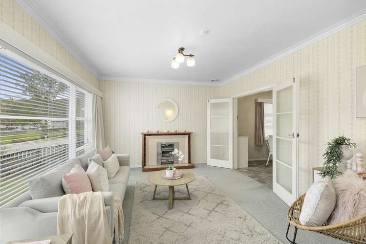 214 Waddington Drive Naenae_8