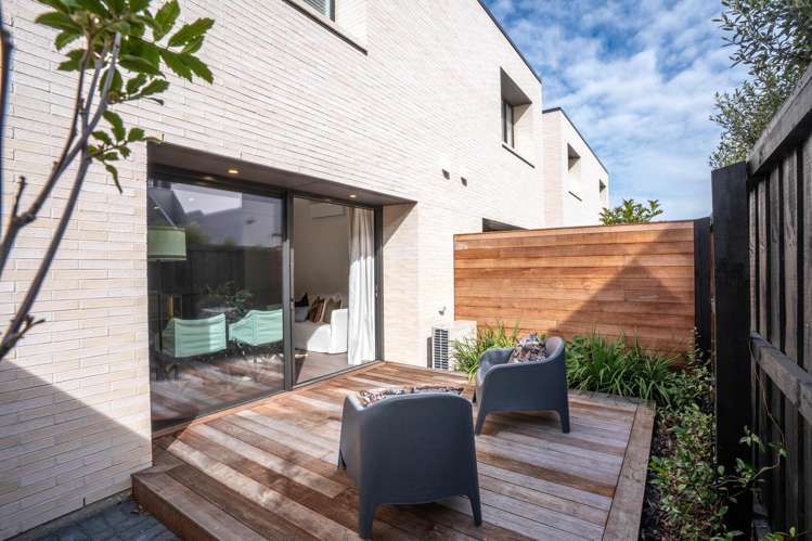 6/44 Winchester Street_0